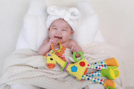 江西宝宝头上有白色的小点