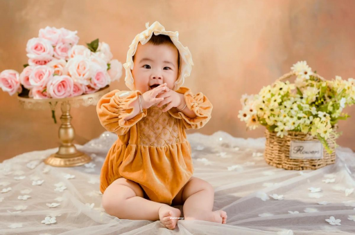 江西宝宝多大可以吃水果